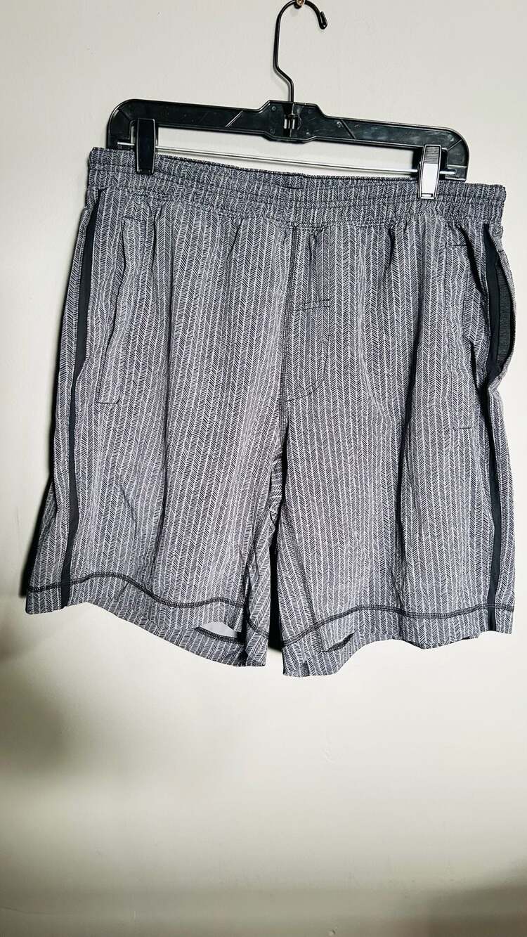 Lululemon Pace Breaker Short Size XL Black Gray. Pc 132